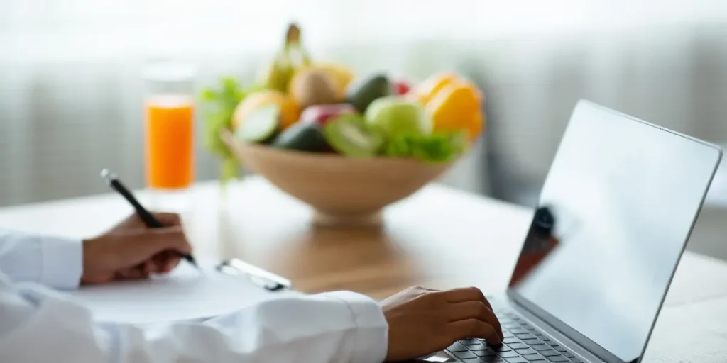 Como marcar consulta com nutricionista online e receber orientação personalizada